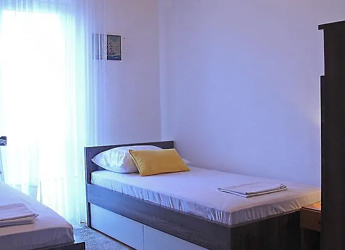 Perla * Rogoznica (Sibenik-Knin)